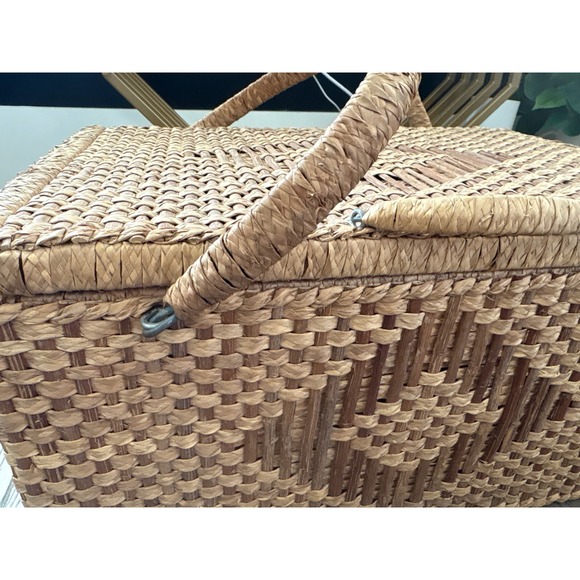 Vintage Mid Century Woven Wicker Picnic Basket Storage Trunk Boho Rattan - Picture 8 of 9